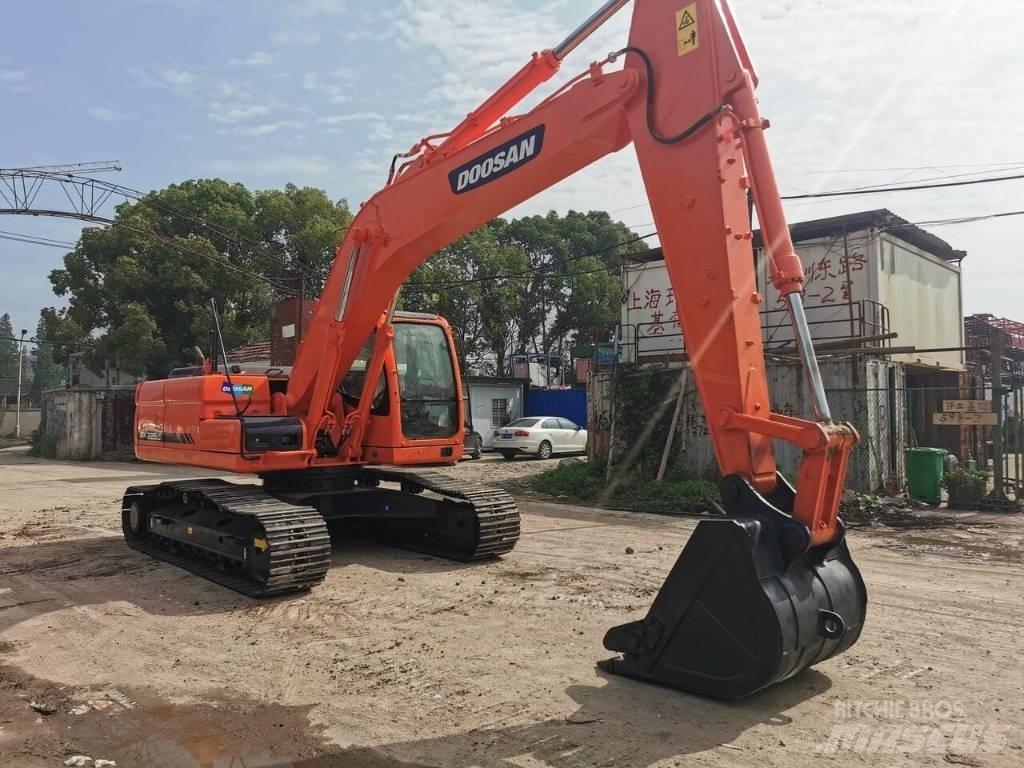Doosan DX 225 LC Pelle sur chenilles