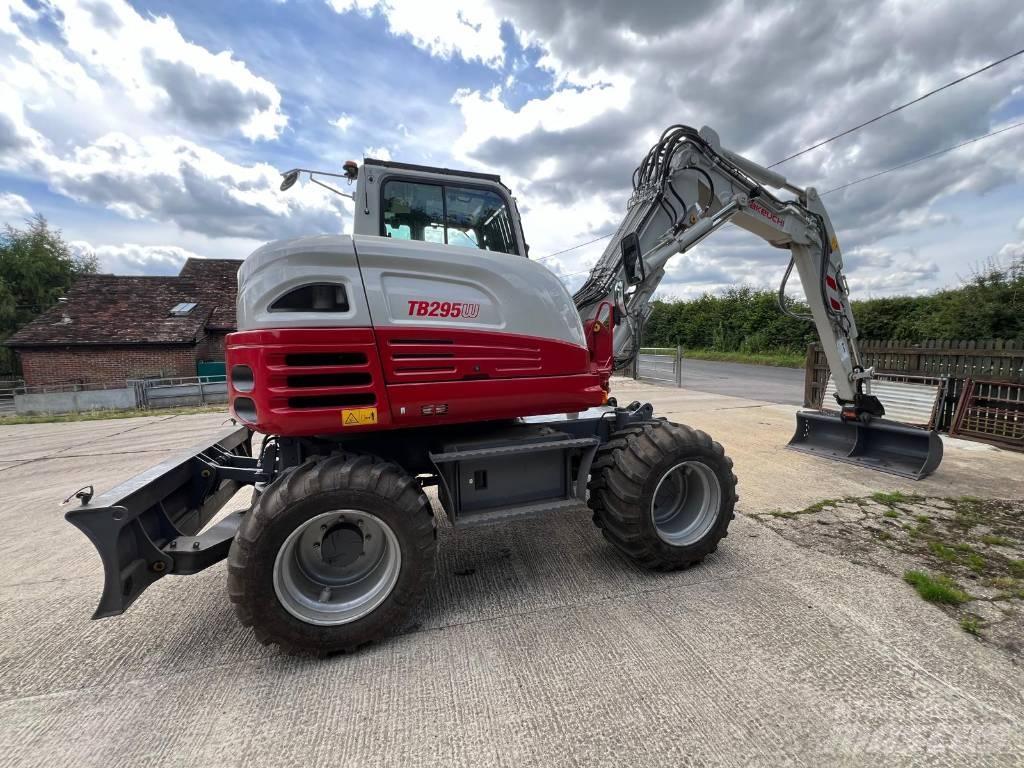 Takeuchi 295w Pelle sur pneus