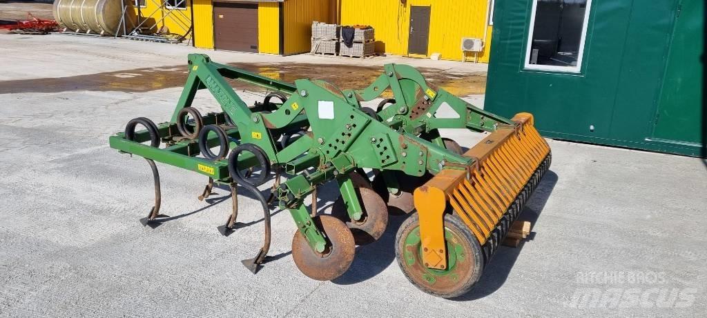 Amazone Cenius 3001 Déchaumeur, cultivateur