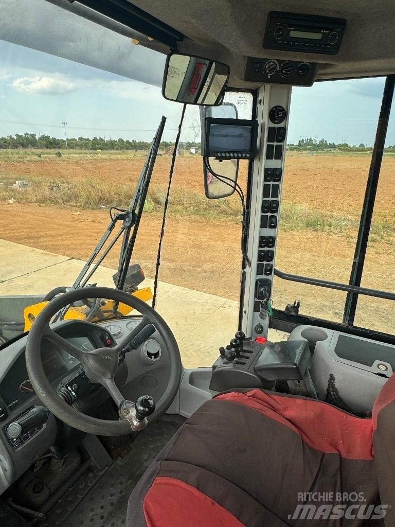 Volvo L90F Chargeuse sur pneus
