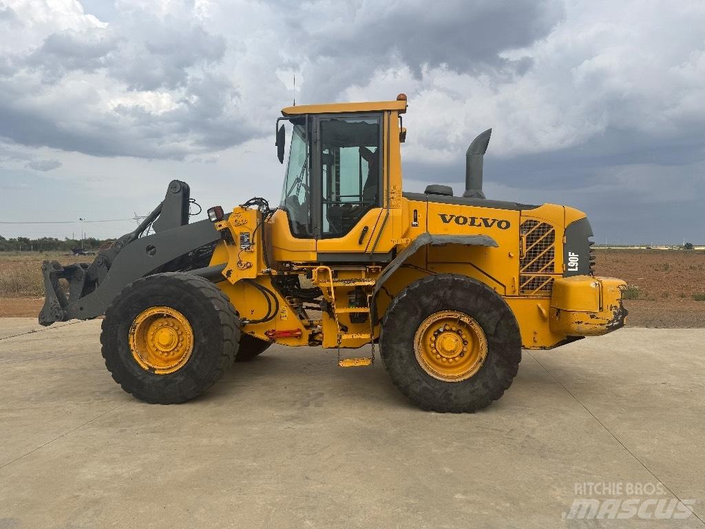 Volvo L90F Chargeuse sur pneus