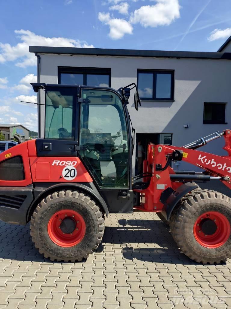 Kubota R 090 Chargeuse sur pneus