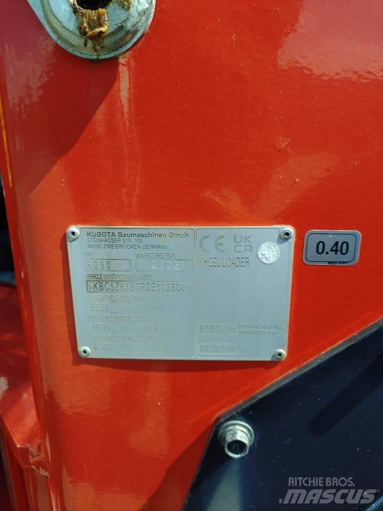 Kubota R 090 Chargeuse sur pneus