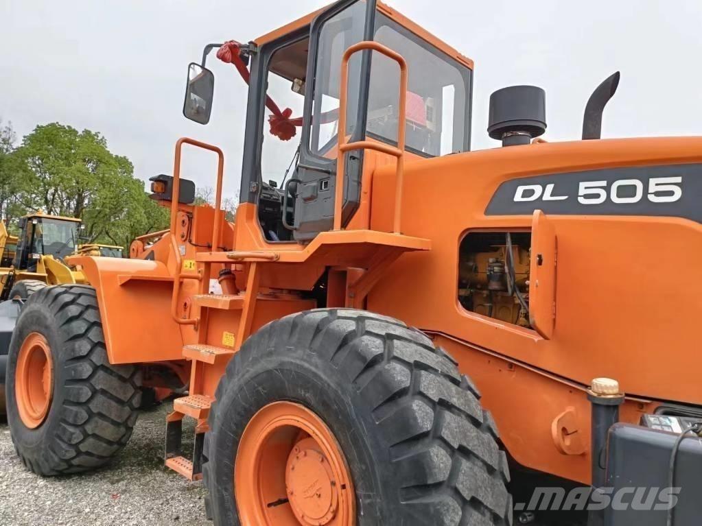 Doosan DL505 Chargeuse sur pneus
