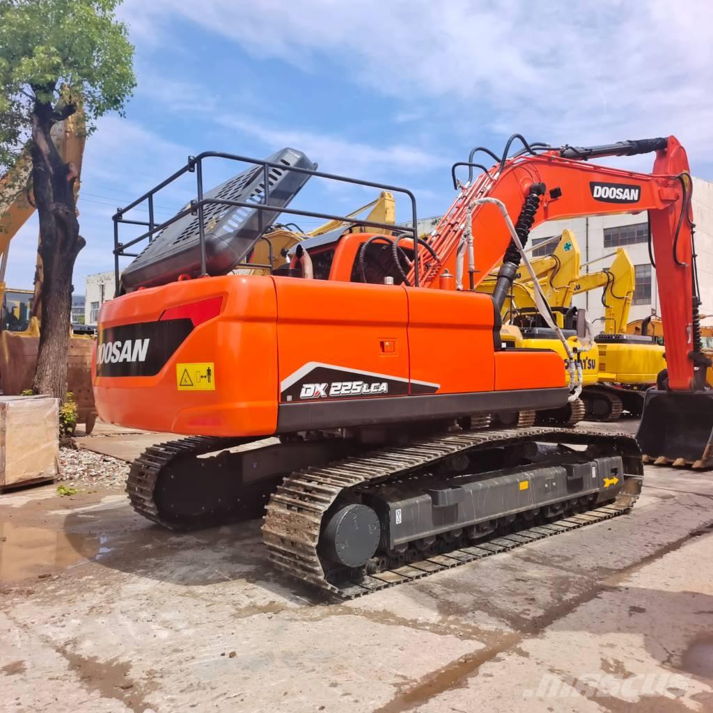 Doosan DX 225 LC-9C Pelle sur chenilles