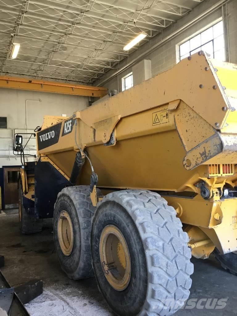 Volvo A 25 F Tombereau articulé