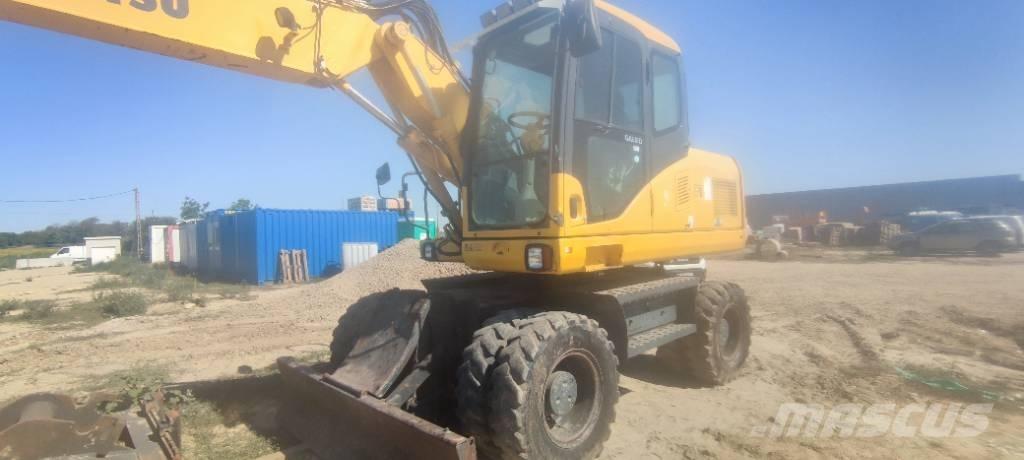 Komatsu PW 140-7 Pelle sur pneus