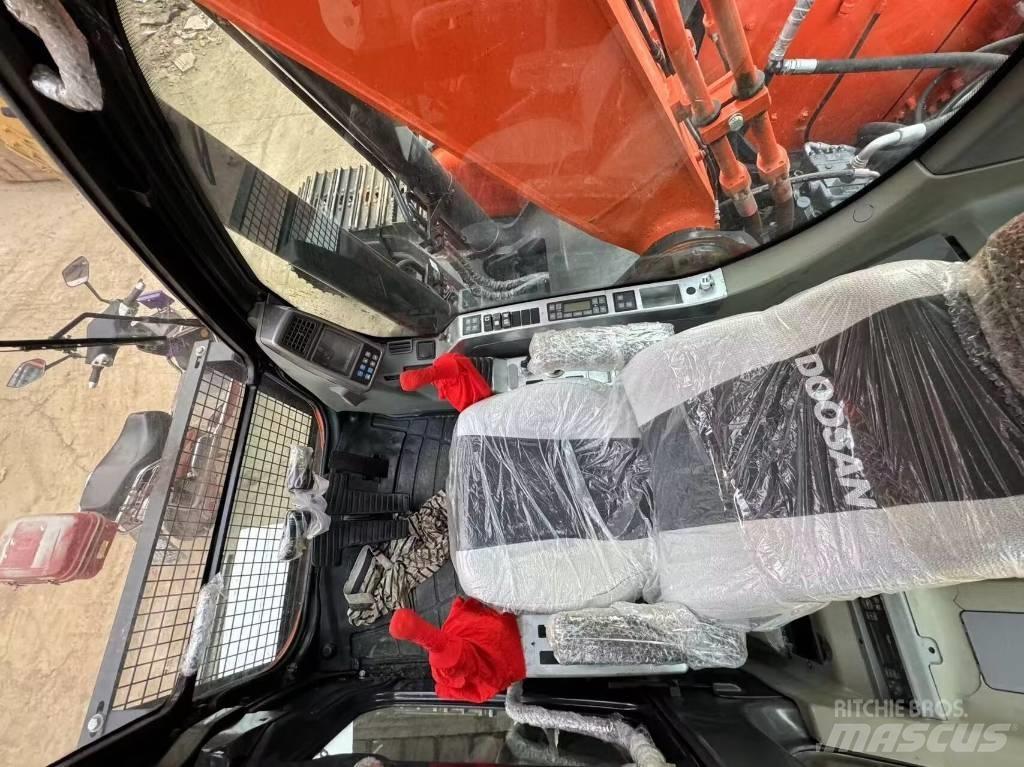 Doosan DX 300 Pelle sur chenilles