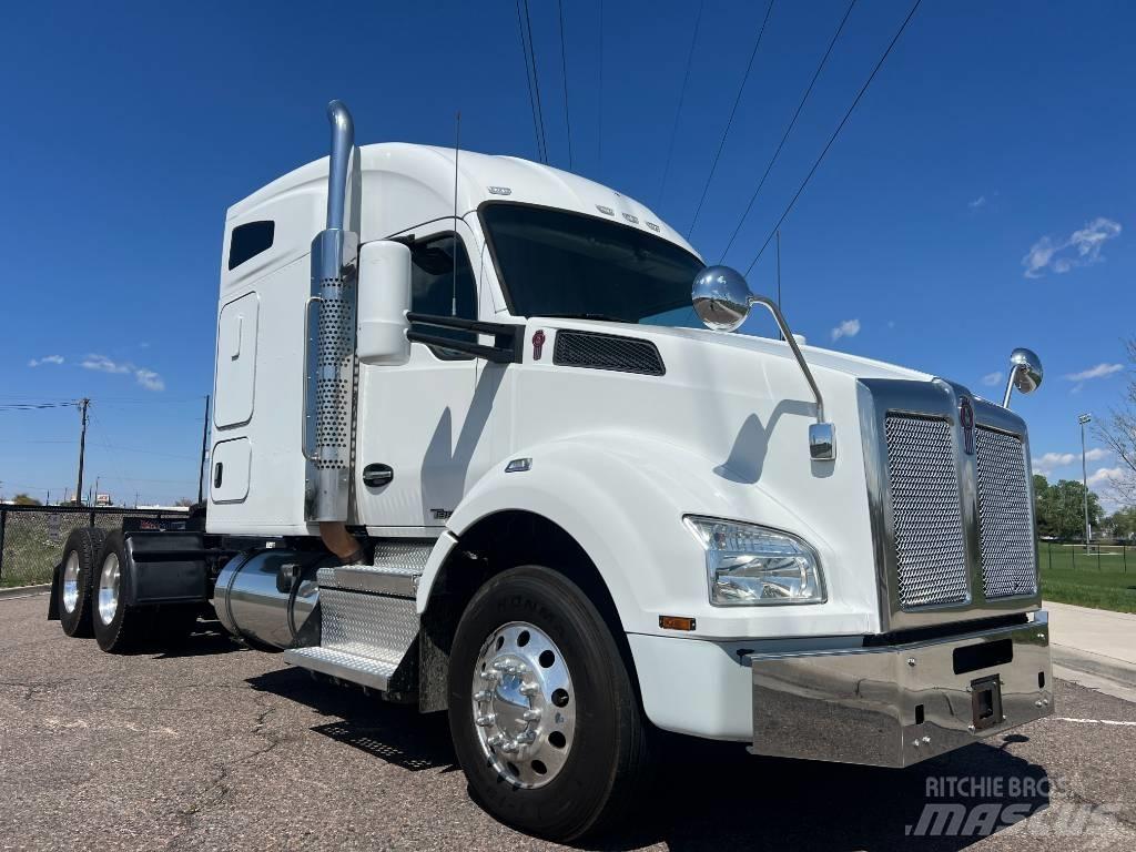 Kenworth T 880 Tracteur routier
