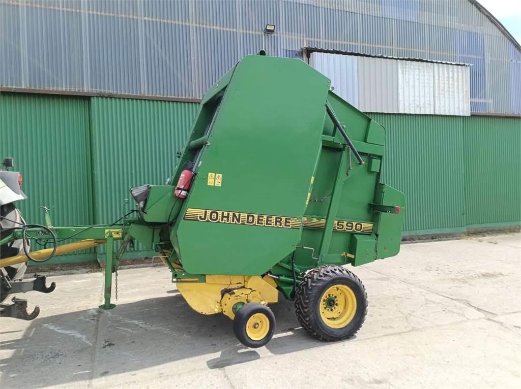 John Deere 590 Presse à balle ronde