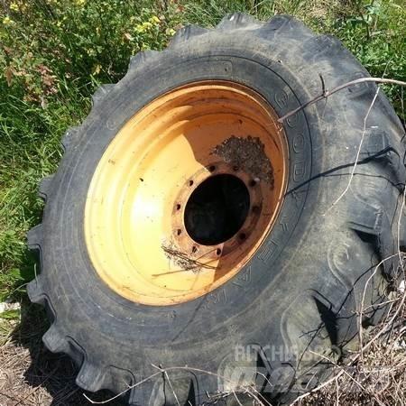 Case 580 SLE Jante Pneus, roues et jantes