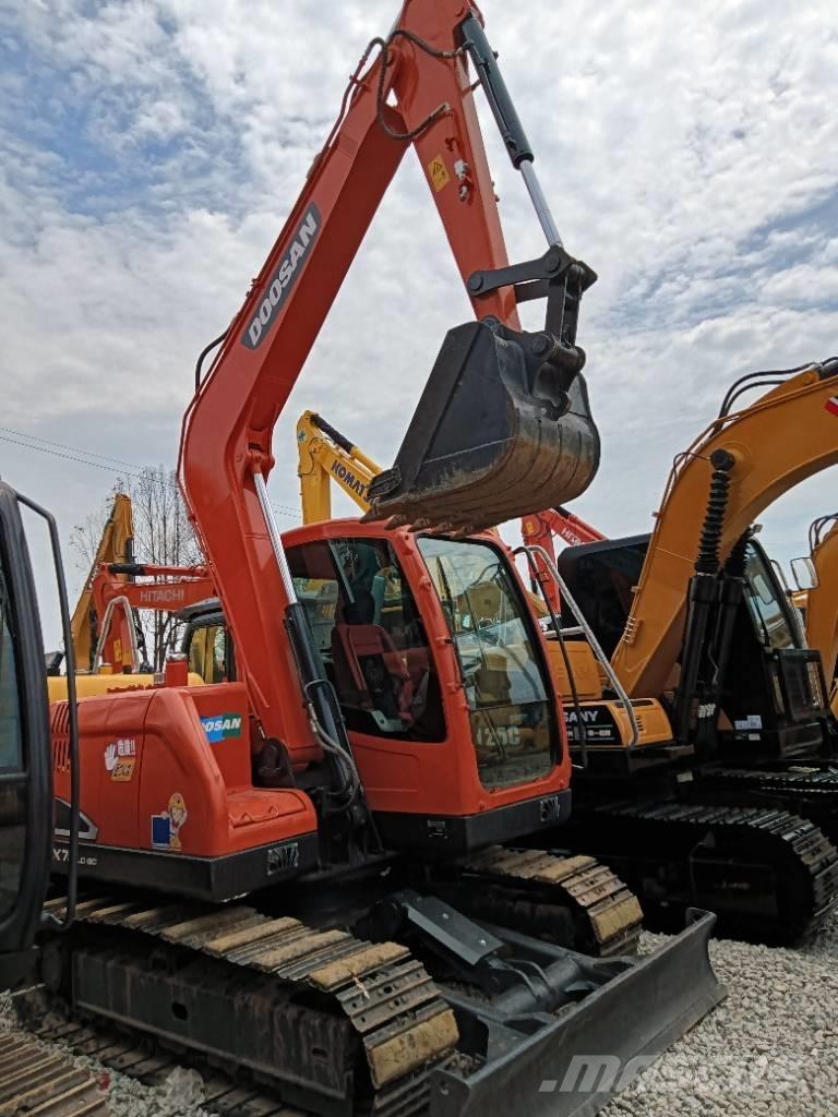 Doosan DX 75 Pelle sur chenilles