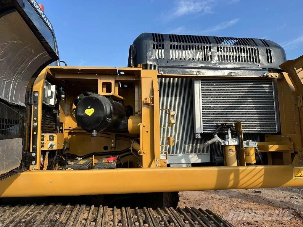 CAT 330 D L Pelle sur chenilles