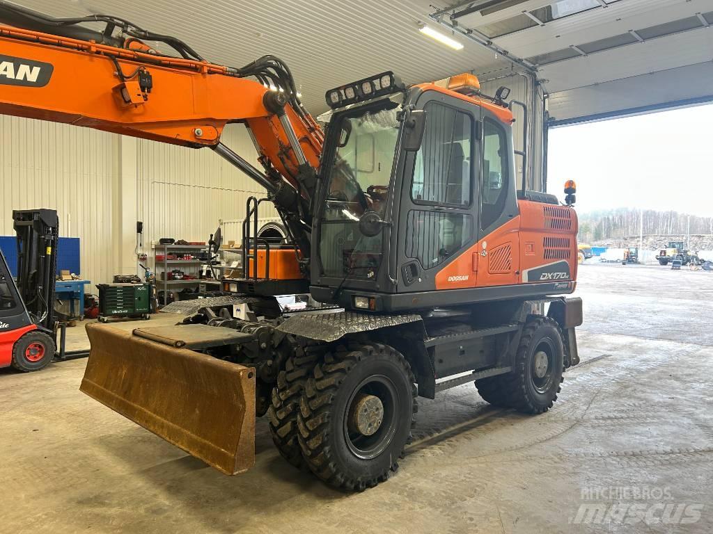 Doosan DX170W-5 Pelle sur pneus