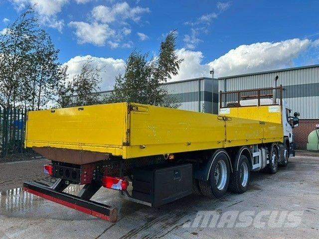 Scania P 320 Camion plateau