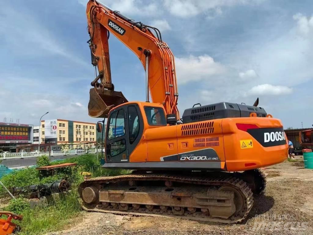 Doosan DX 300 Pelle sur chenilles
