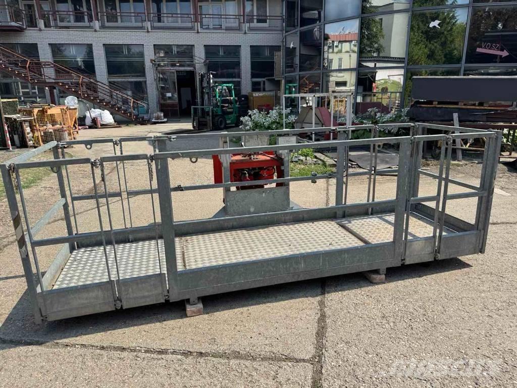 Manitou N 4M Mât vertical