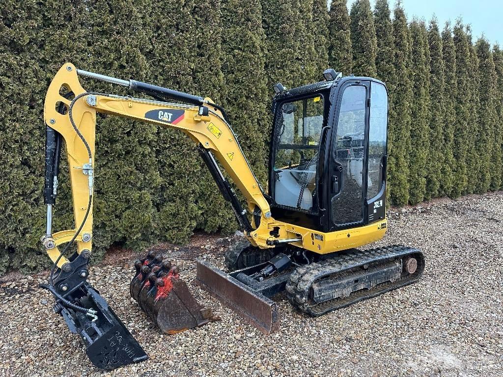 CAT 302.7 D CR Mini pelle < 7t