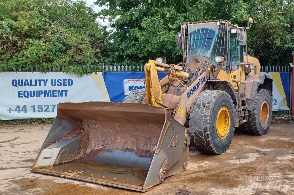 Komatsu WA 200-8 Chargeuse sur pneus