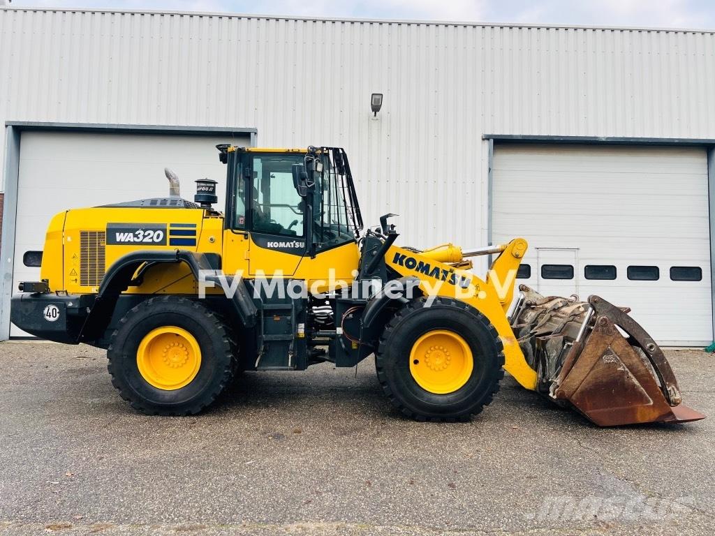 Komatsu WA320 Chargeuse sur pneus