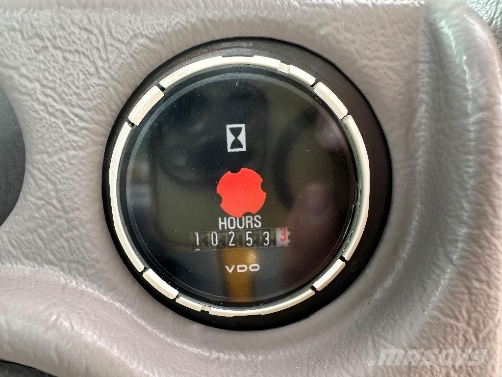 Volvo L 220 G Chargeuse sur pneus