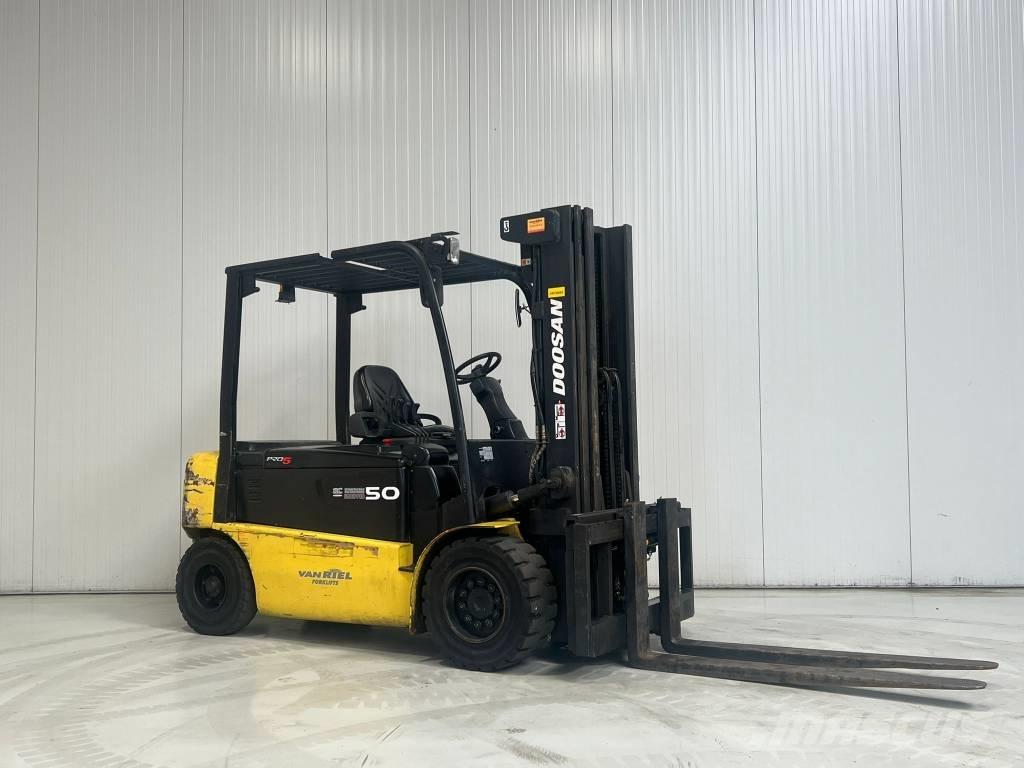 Doosan B50X-5 Chariots élévateurs électriques