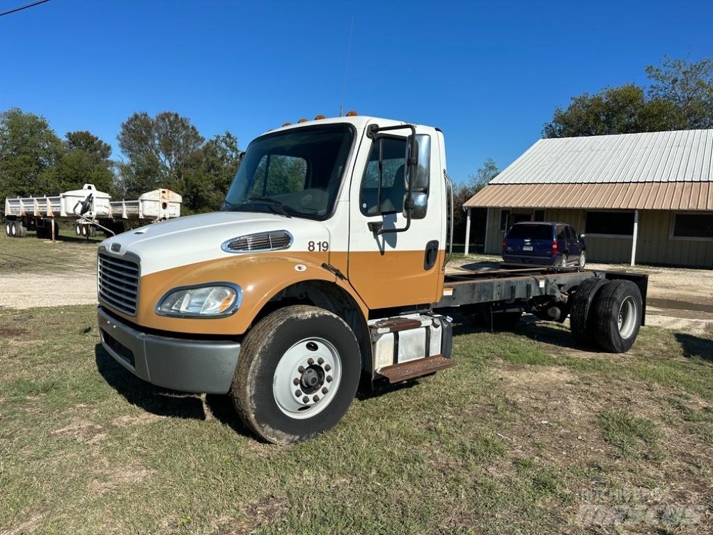 Freightliner M 106 Châssis cabine