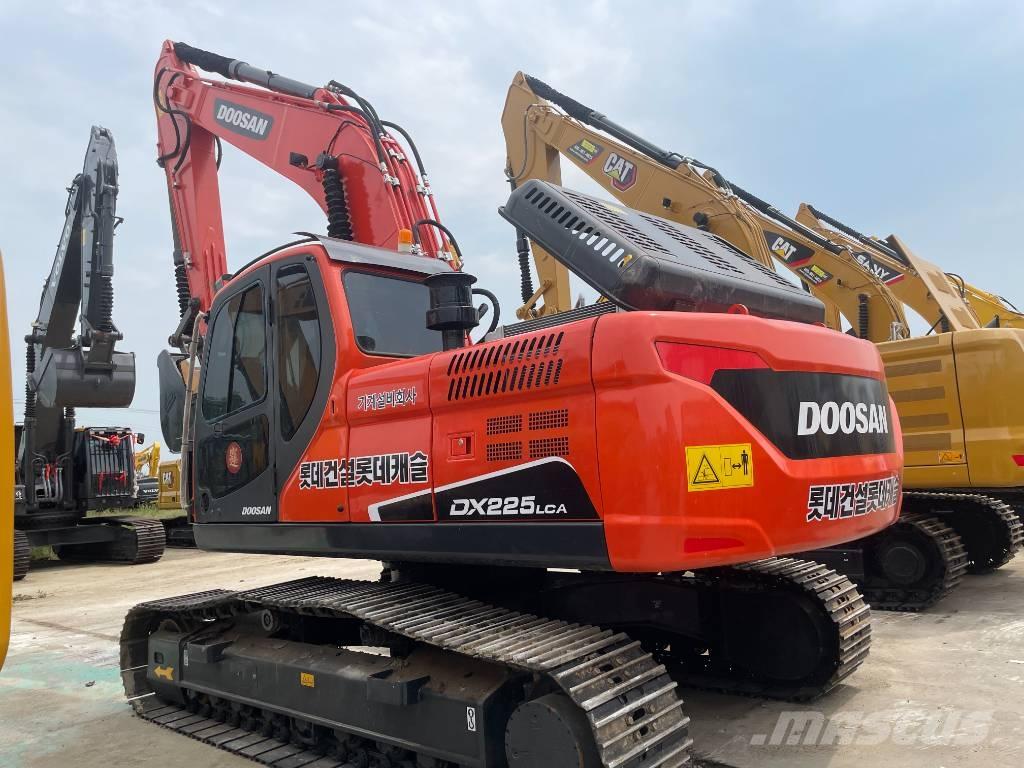 Doosan DX225LCA Pelle sur chenilles
