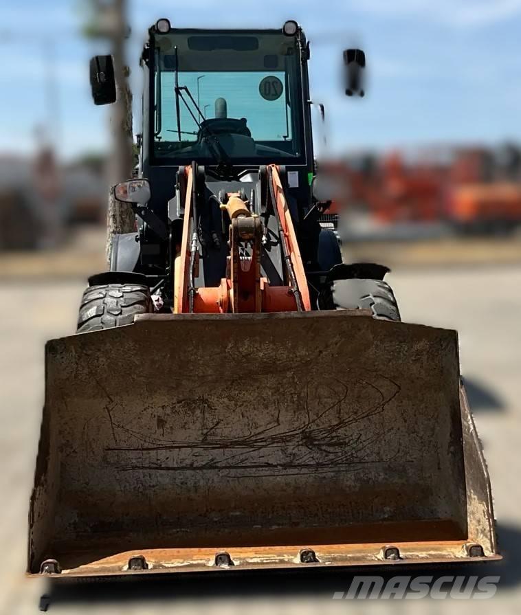Komatsu WA 80-6 Chargeuse sur pneus