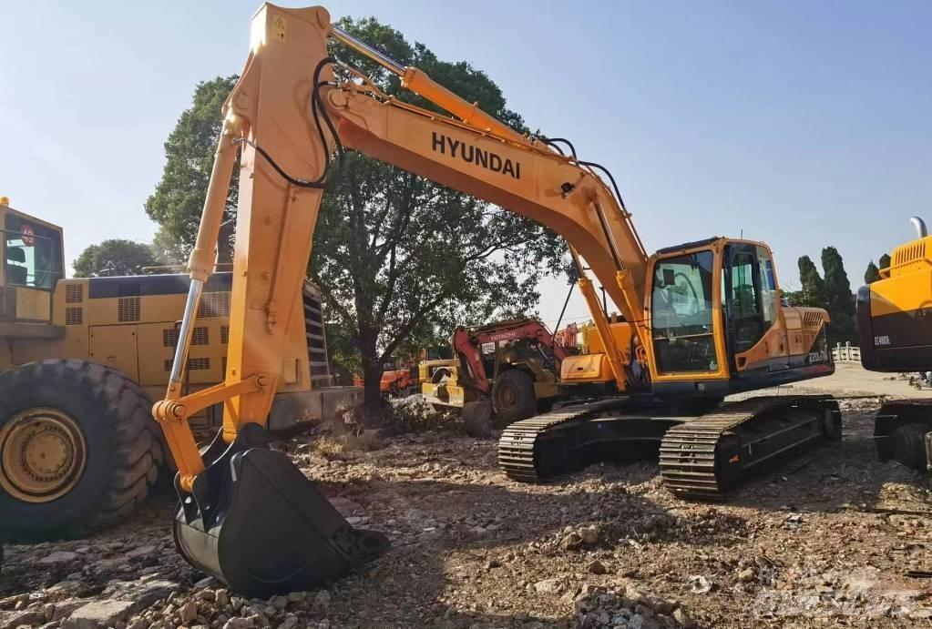 Hyundai R220LC-9S Pelle sur chenilles