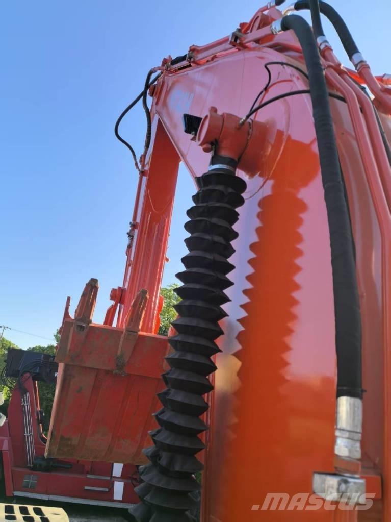 Hitachi ZX 240 HG Pelle sur chenilles