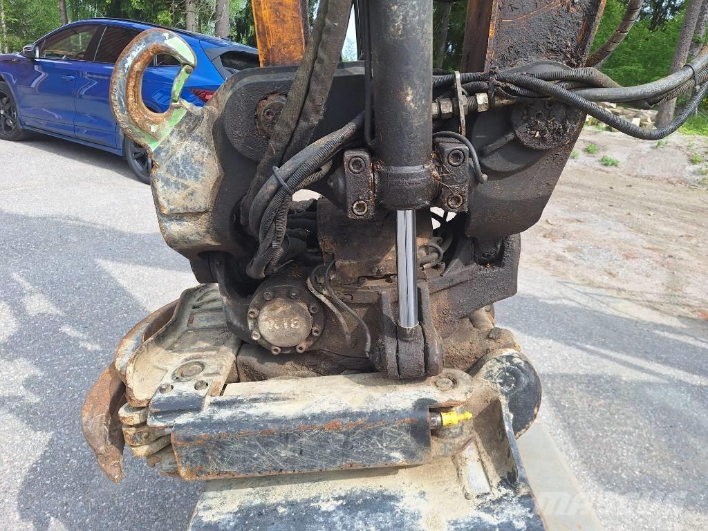 JCB JZ 140 LC Pelle sur chenilles