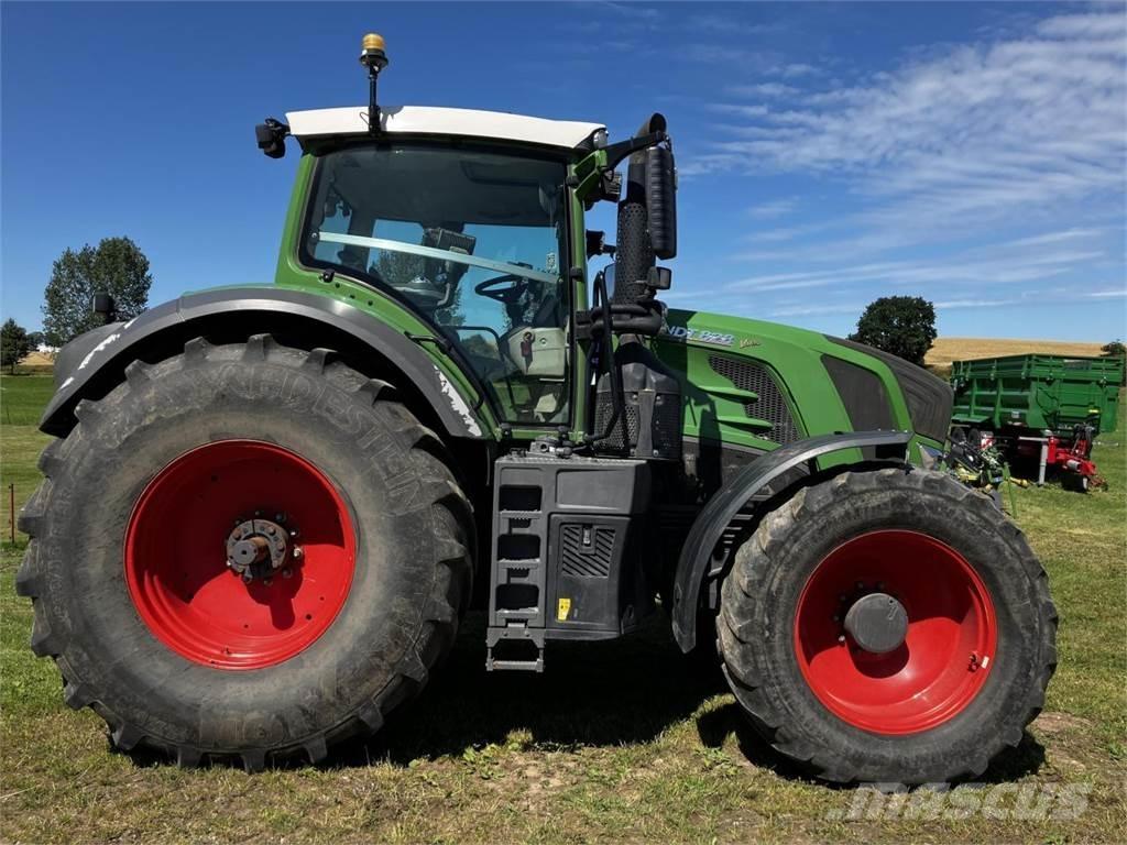 Fendt 828 Vario Tracteur