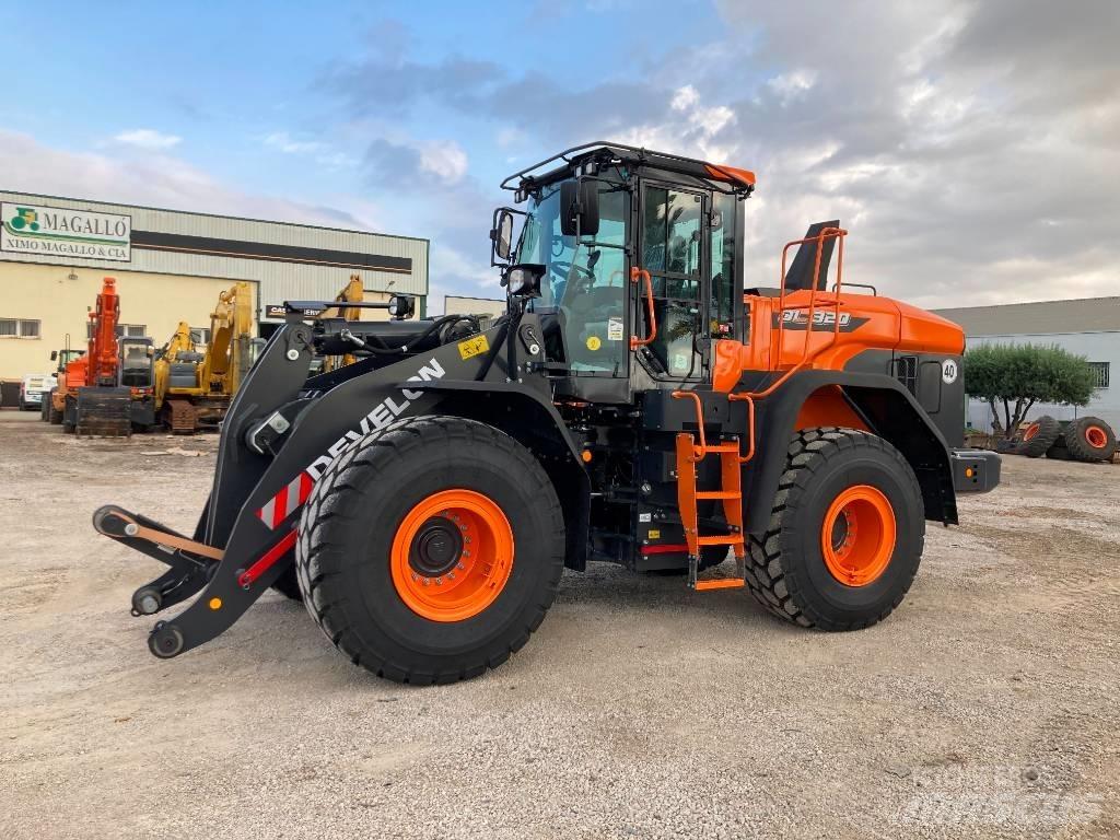 Develon DL 320-7 Chargeuse sur pneus