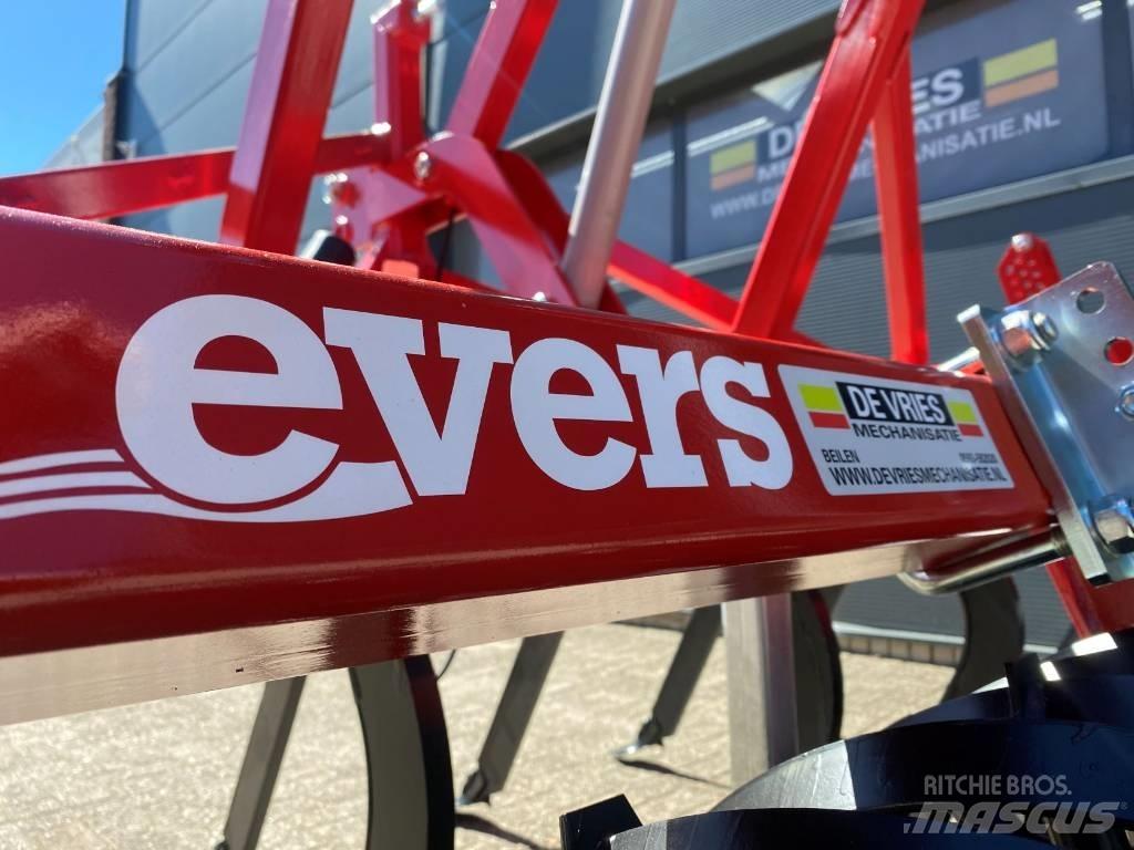 Evers mustang 11-303 Déchaumeur, cultivateur