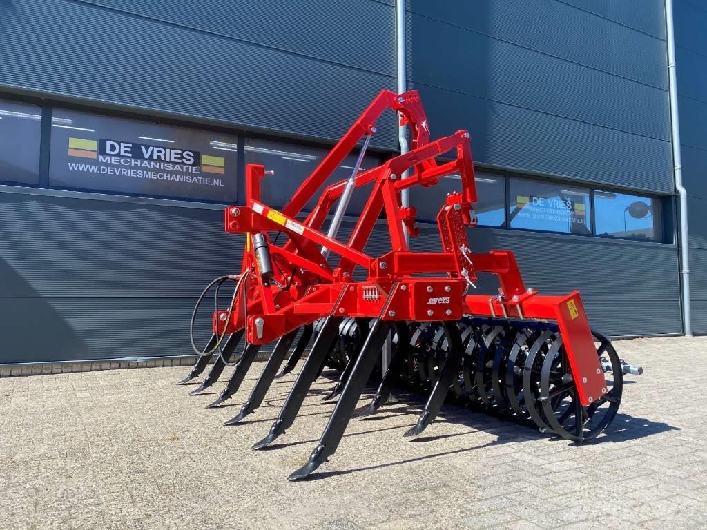 Evers mustang 11-303 Déchaumeur, cultivateur