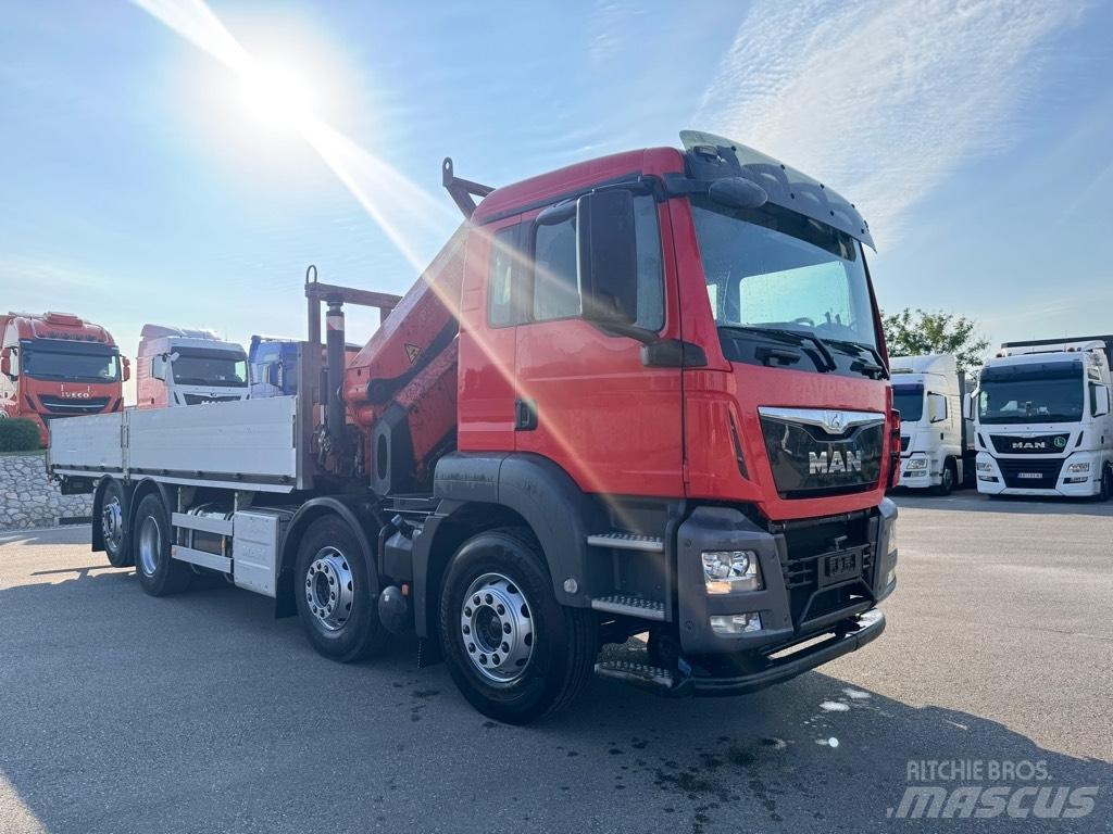 MAN TGS 35.440 Camion plateau ridelle avec grue