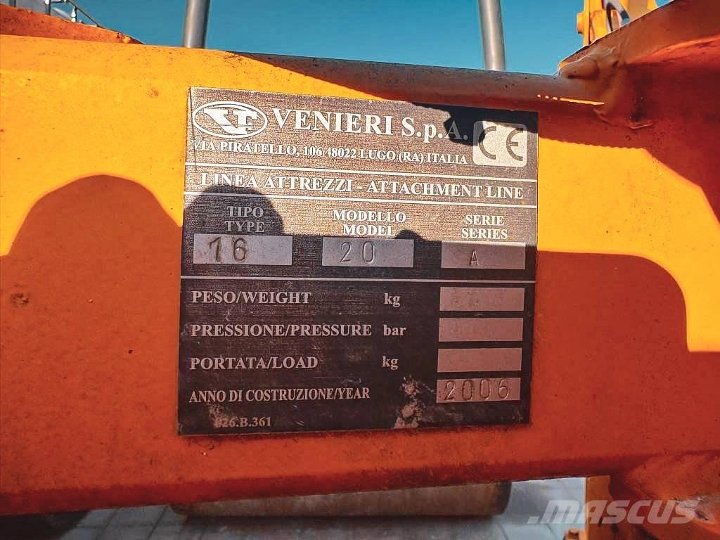 Venieri VL 10.23C Tractopelle