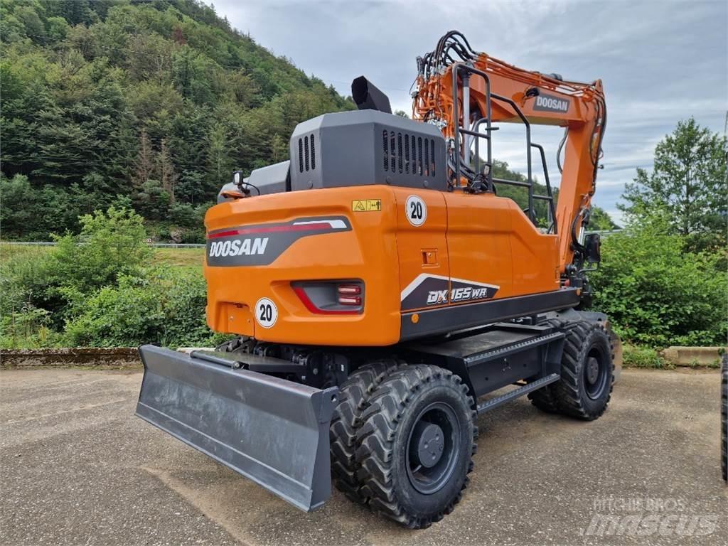 Doosan DX165WR-7 Pelle sur pneus