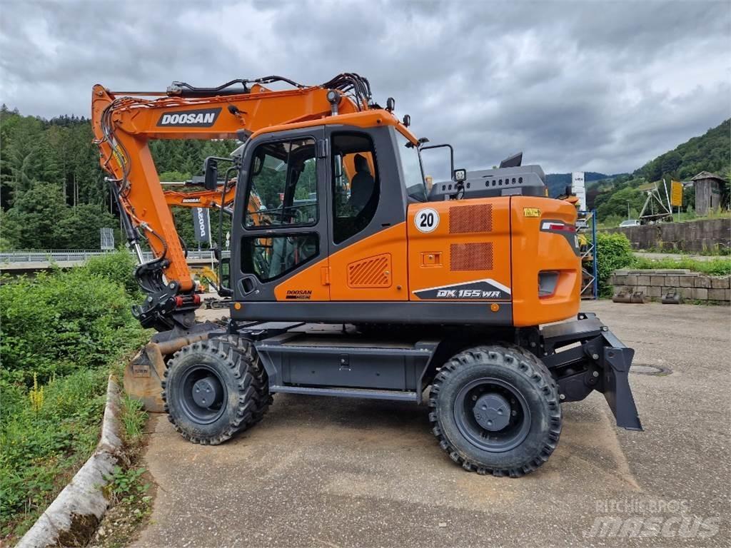 Doosan DX165WR-7 Pelle sur pneus