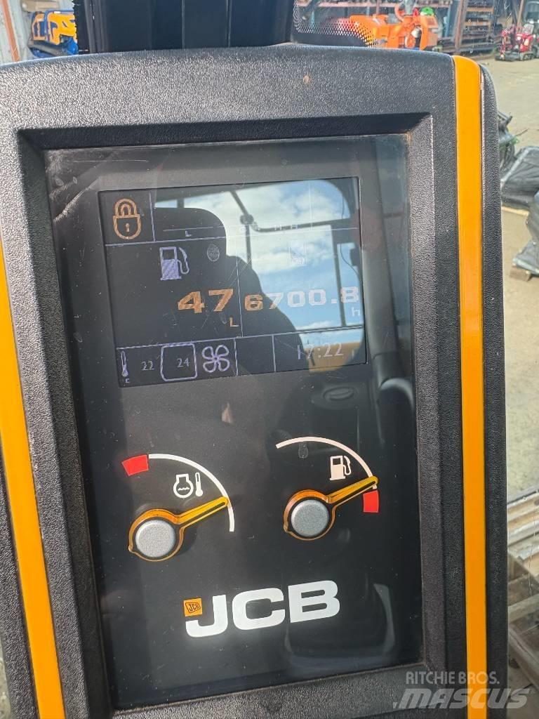 JCB JS 130 LC Pelle sur chenilles