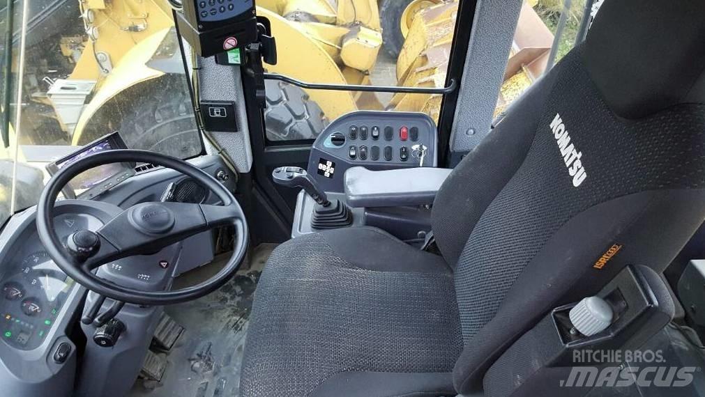 Komatsu WA470-6LC Chargeuse sur pneus