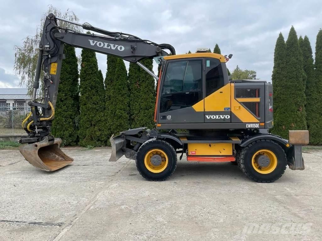 Volvo EWR150 E Pelle sur pneus