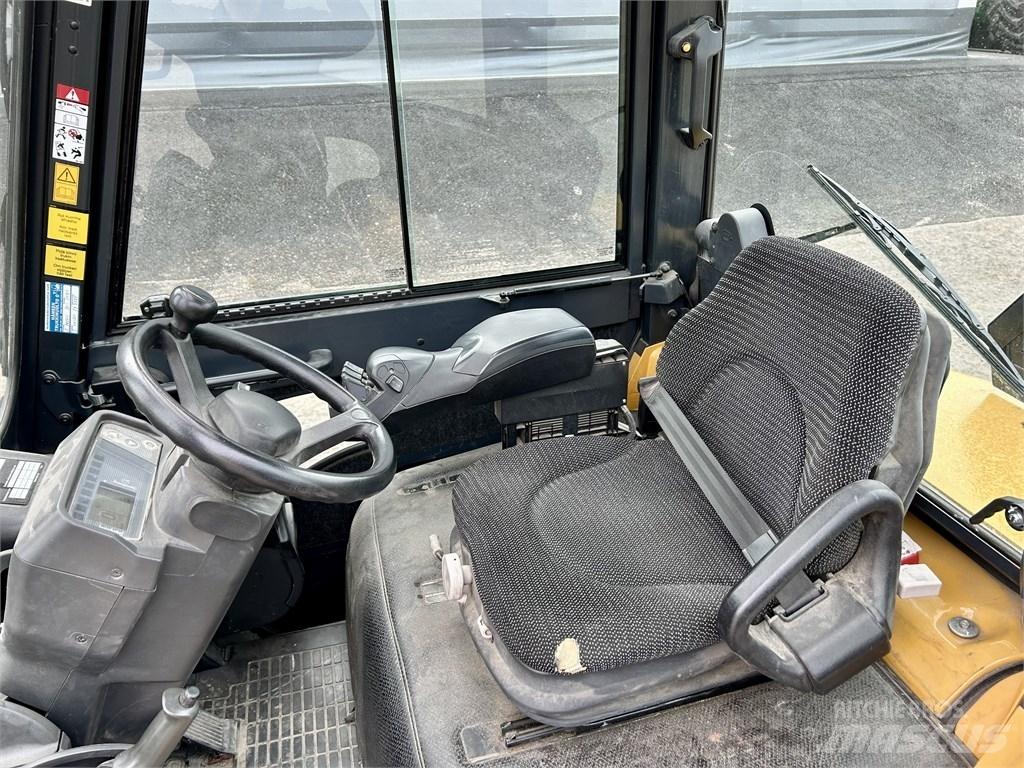 CAT DP 25 NT Chariots diesel