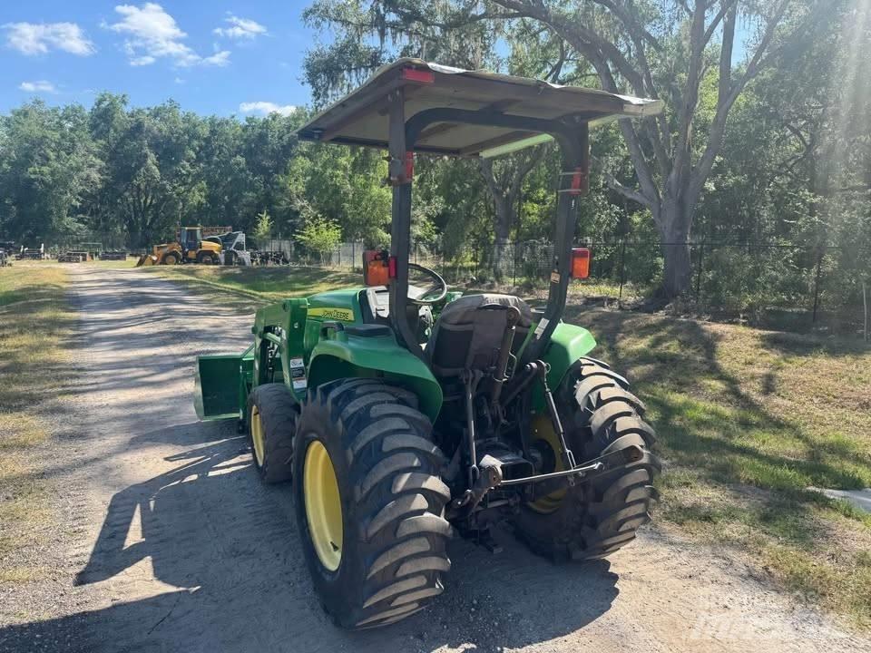 John Deere 3038 E Tracteur