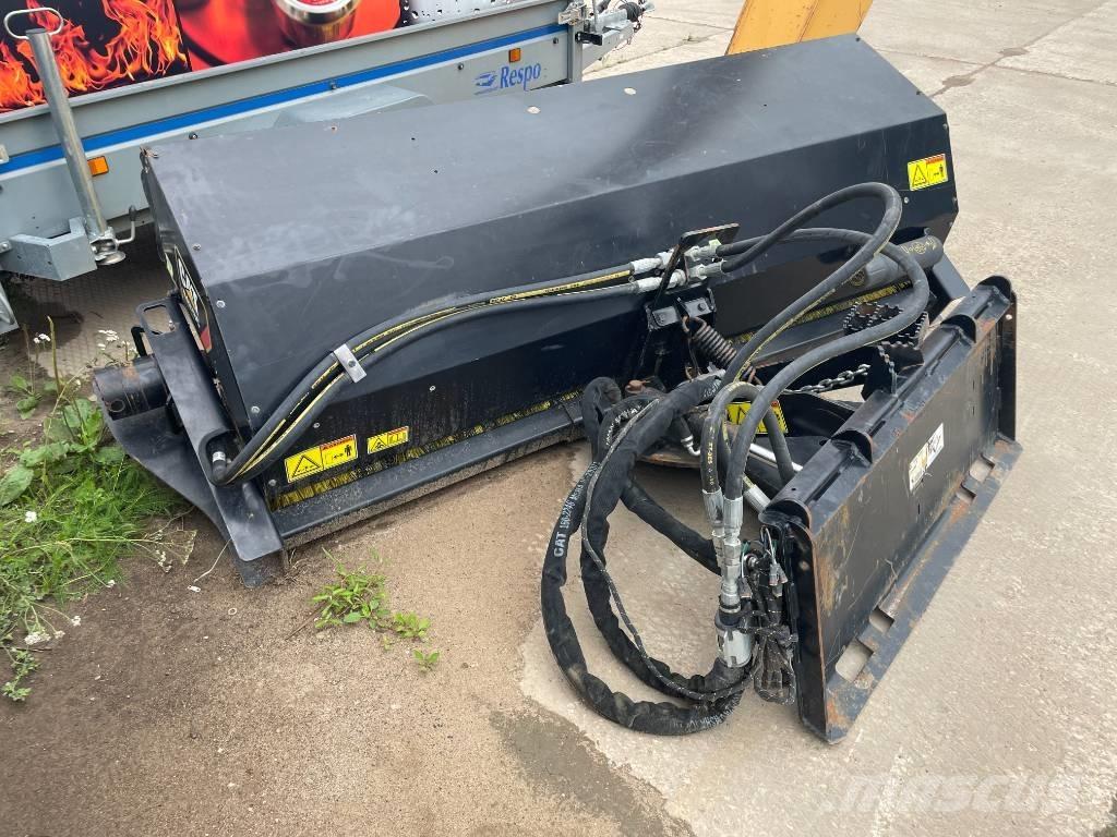 CAT BA118C Balayeuse / Autolaveuse