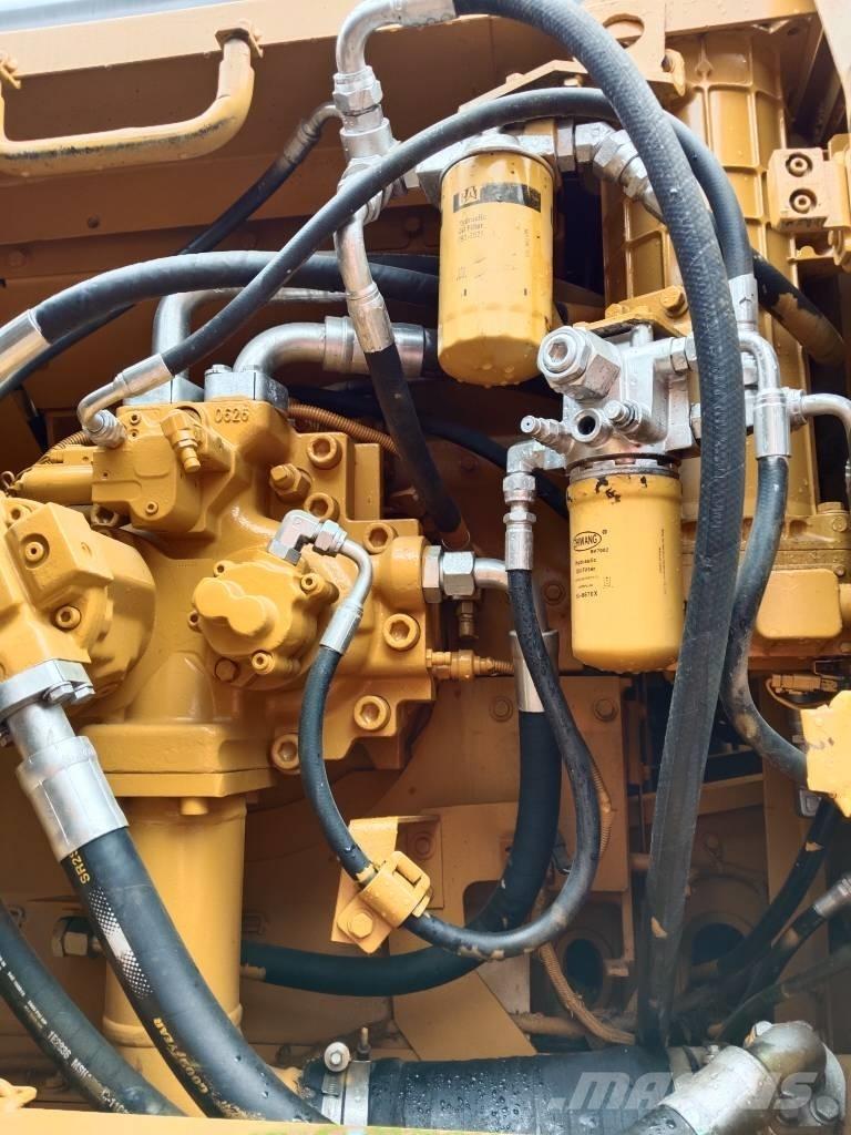 CAT 330 D Pelle sur chenilles