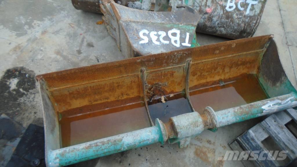 Takeuchi TB 235 Mini pelle < 7t