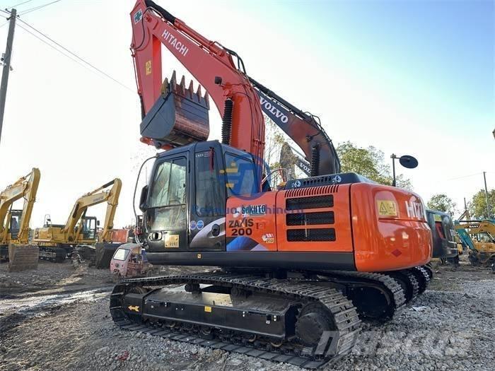 Hitachi ZX 200 Pelle sur chenilles