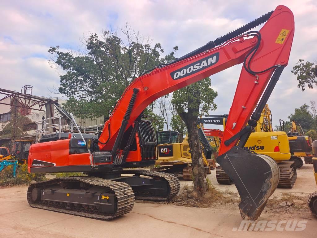 Doosan DX 225 LC-9C Pelle sur chenilles